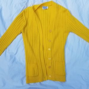 Vintage yellow sweater